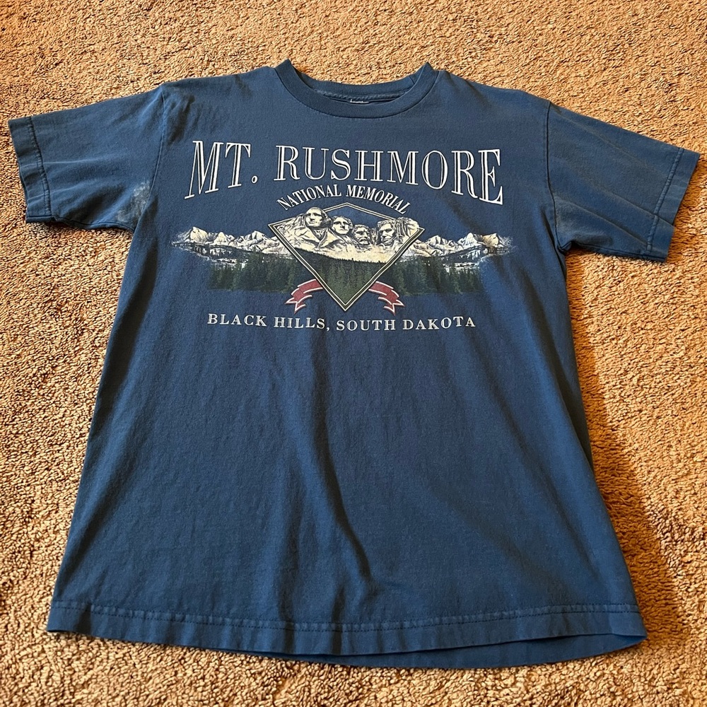 Mt. Rushmore - Black Hills, South Dakota - National Memorial - T-Shirt